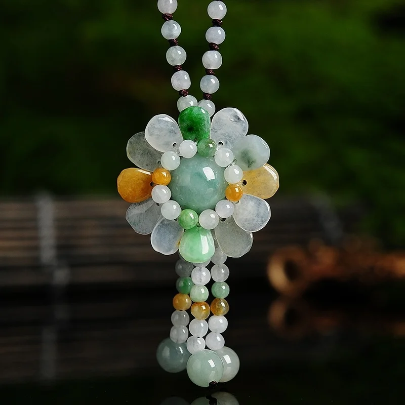 Necklaces - Certified Birmese Jade Zonnebloem Hanger Jadeite
