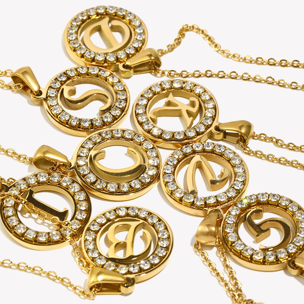 E.B.belle Holle Ronde Zirkoon  - Initial Letter Necklace 18K Gold recensie en prijs