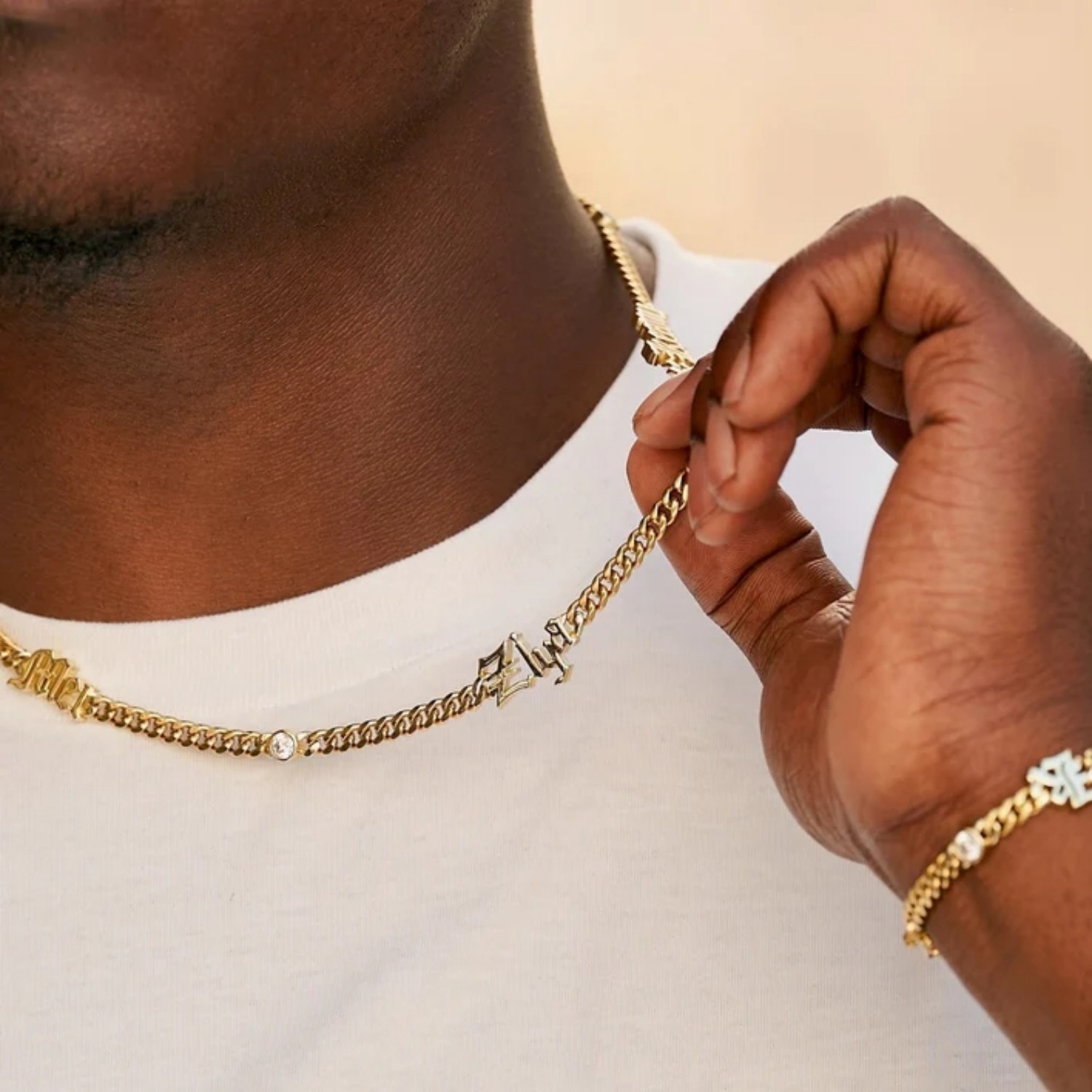 Aangepaste oude Engelse naamke - Cuban Link Chain 12Mm recensie en prijs