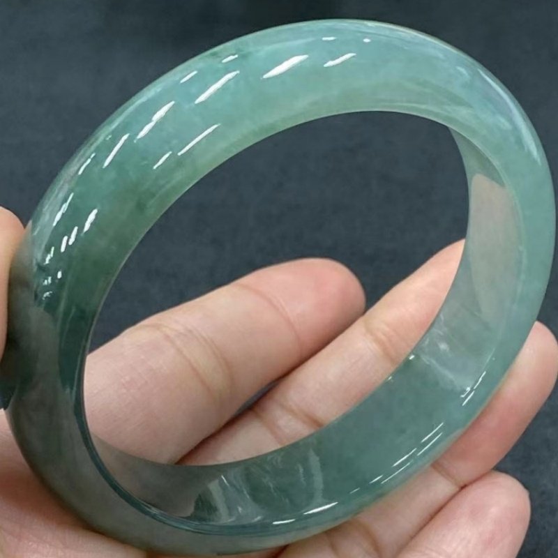 Ijsachtig, olieachtig, groene  - Bracelets recensie en prijs
